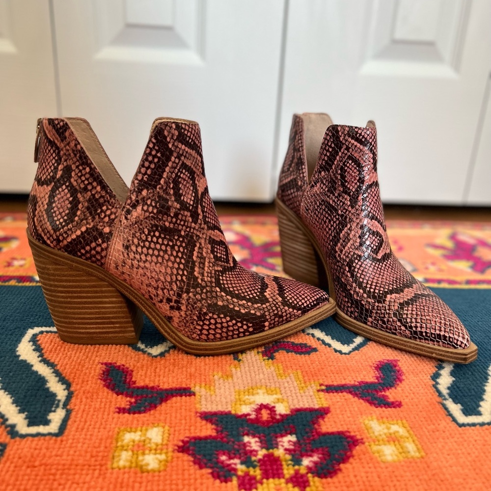 Vince Camino Boots • Size 6 • VGUC (worn 1x)